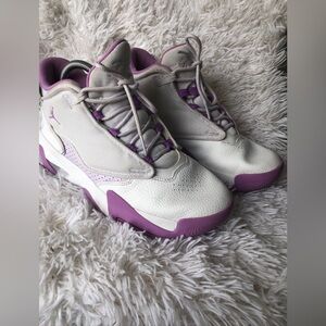 Jordan Boy's Max Aura 4 (Big Kid) White/Rush Fuchsia/Barely Grape Sz 7 women’s 9